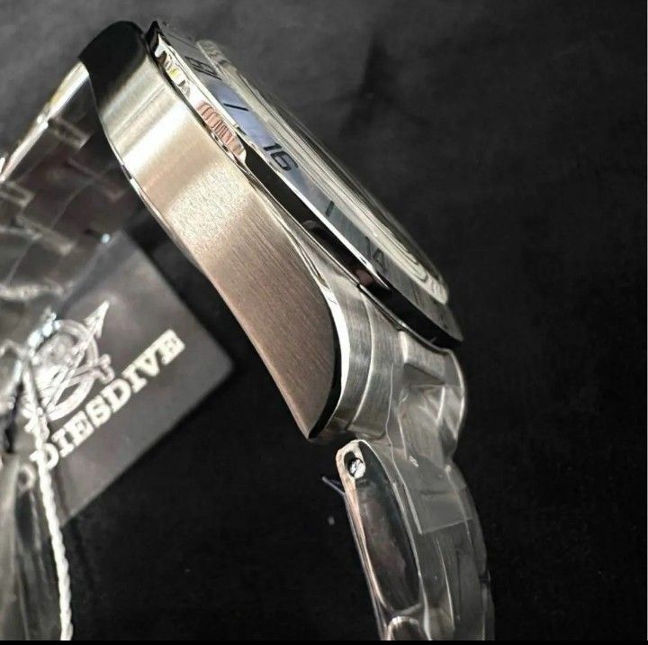 【タイムセール!】GMT 200m防水 クォーツ アンティークタイプ ADDIESDIVE 39mm AD2036 【タイムセール!】GMT 200m防水 クォーツ アンティークタイプ ADDIESDIVE 39mm AD2036