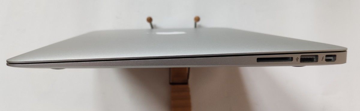 Apple Macbook Air 13-inch Core i5 1 4Ghz メモリ4G SSD256GB Apple Macbook Air 13-inch Core i5 1 4Ghz メモリ4G SSD256GB