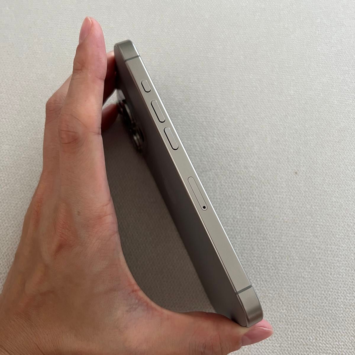 12時間以内に発送】【美品】iPhone 15 Pro ナチュラルチタニウム 12時間以内に発送】【美品】iPhone 15 Pro ナチュラルチタニウム