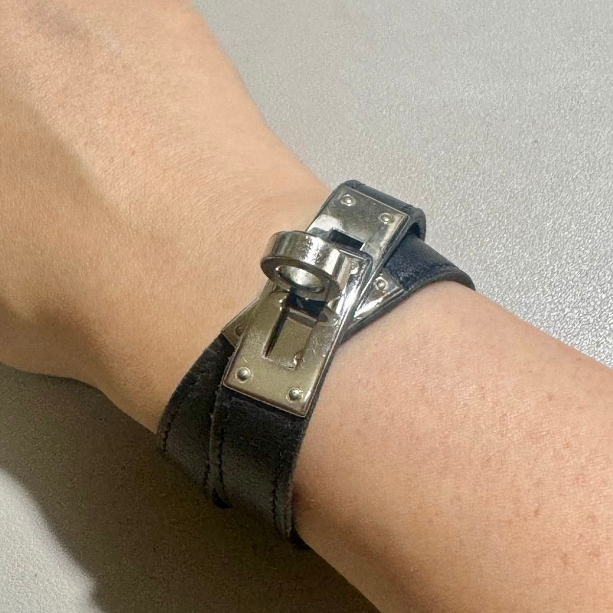 HERMES】エルメス ケリー ドゥブルトゥール ブレスレットレザー HERMES】エルメス ケリー ドゥブルトゥール ブレスレットレザー