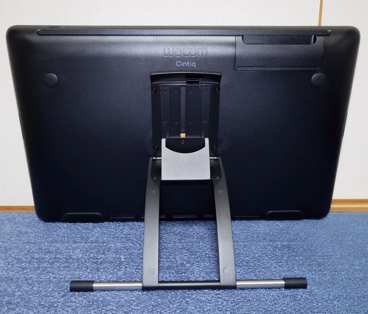 Wacom Cintiq 22 DTK2260K0D 21 5型フルHD液晶ペンタブレット Wacom Cintiq 22 DTK2260K0D 21 5型フルHD液晶ペンタブレット
