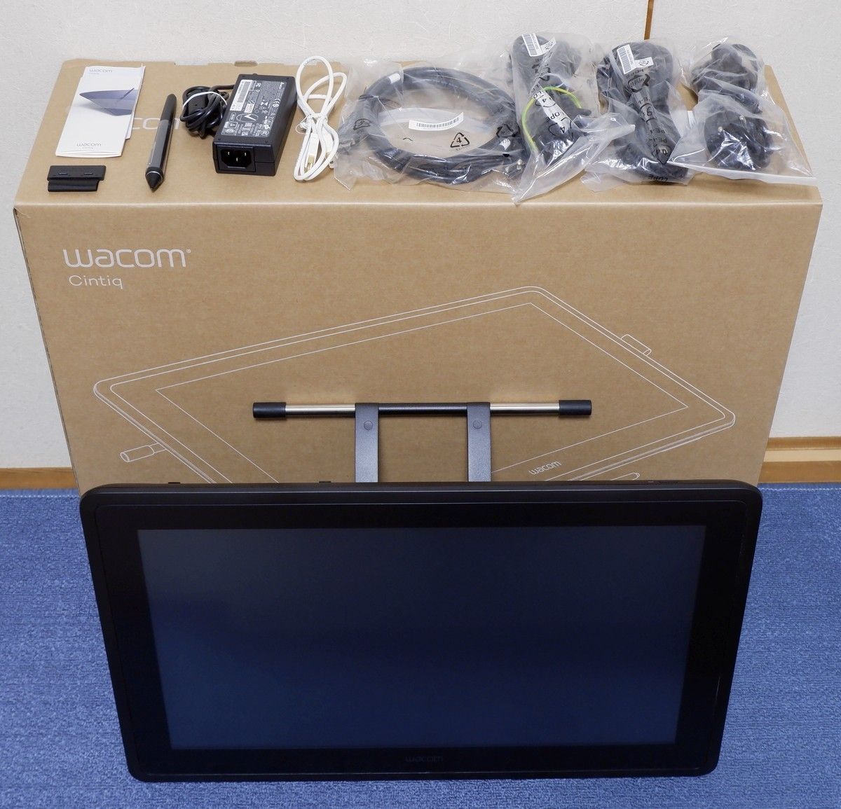 Wacom Cintiq 22 DTK2260K0D 21 5型フルHD液晶ペンタブレット Wacom Cintiq 22 DTK2260K0D 21 5型フルHD液晶ペンタブレット