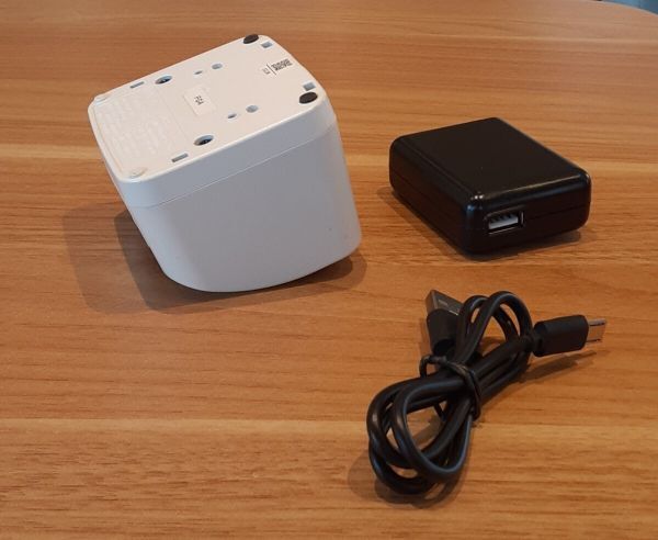 NTT ドコモ 携帯 電話 充電 卓上ホルダ F49/AC-DC 充電器 NTT ドコモ 携帯 電話 充電 卓上ホルダ F49/AC-DC 充電器
