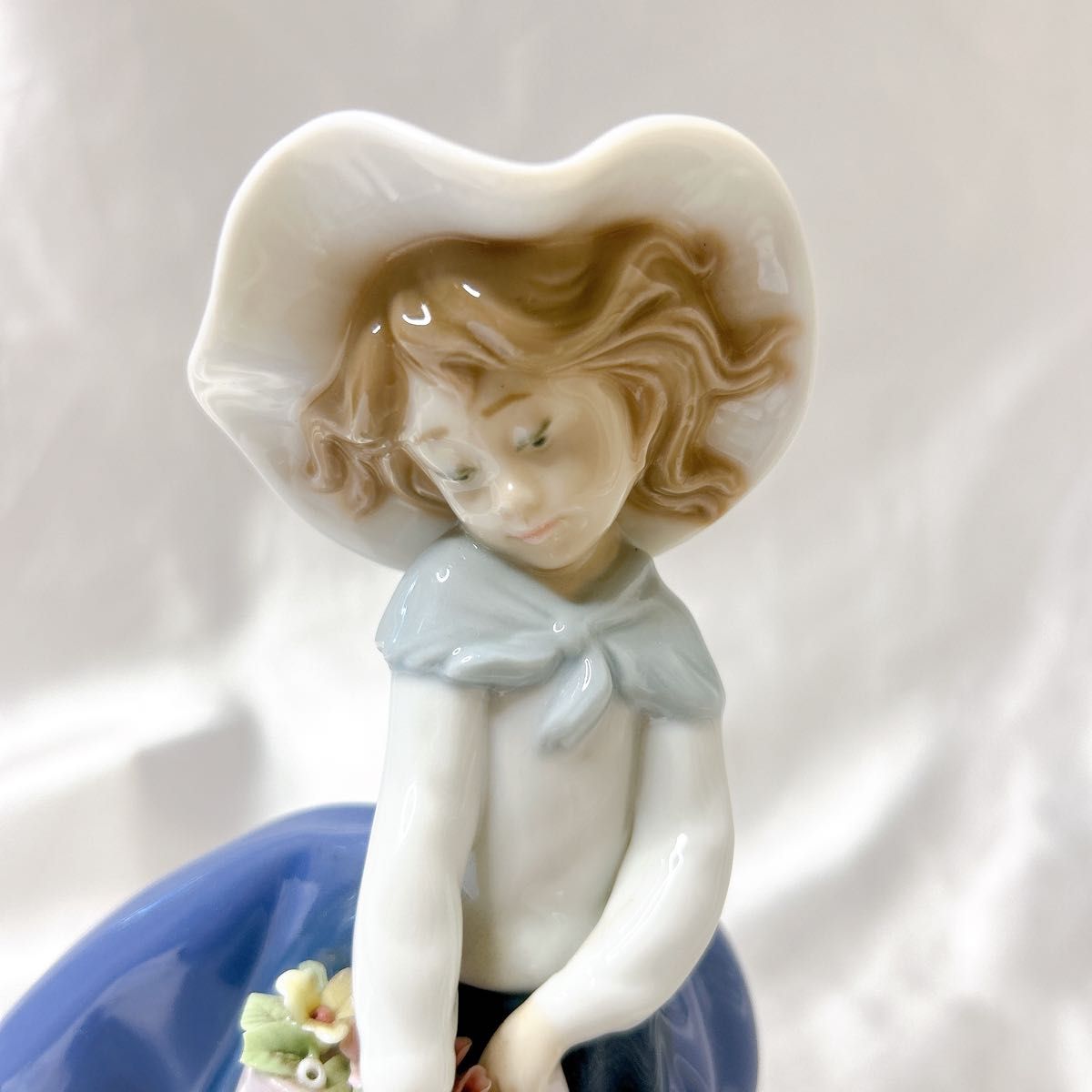 LLADRO リヤドロ 「きれいな花ばかり」5222 フィギュリン 置物 LLADRO リヤドロ 「きれいな花ばかり」5222 フィギュリン 置物