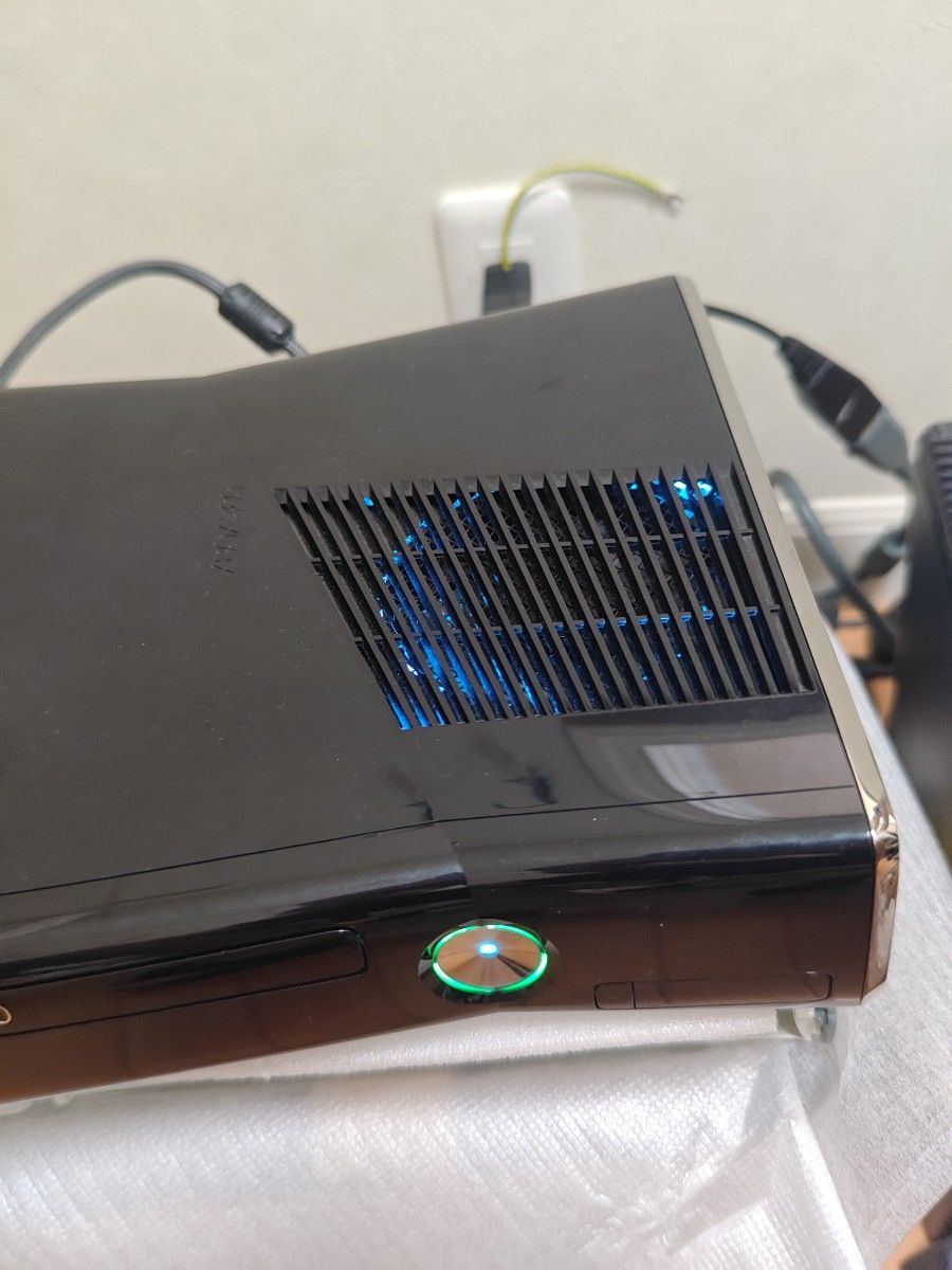 Xbox360s CORONA 1TB RGH 日本語化 メインて済み 本体 動作確認 Xbox360s CORONA 1TB RGH 日本語化 メインて済み 本体 動作確認