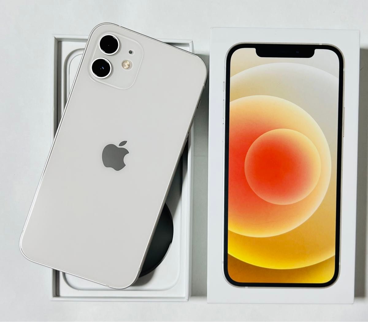Amazon | 【整備済み品】 Apple iPhone 12 256GB ホワイト SIM Amazon | 【整備済み品】 Apple iPhone 12 256GB ホワイト SIM