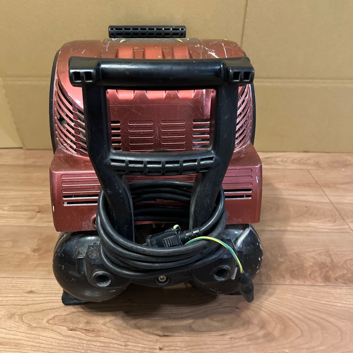 ジャンク品 MAX エアーコンプレッサー AK-HL1250E 常圧 高圧 ジャンク品 MAX エアーコンプレッサー AK-HL1250E 常圧 高圧