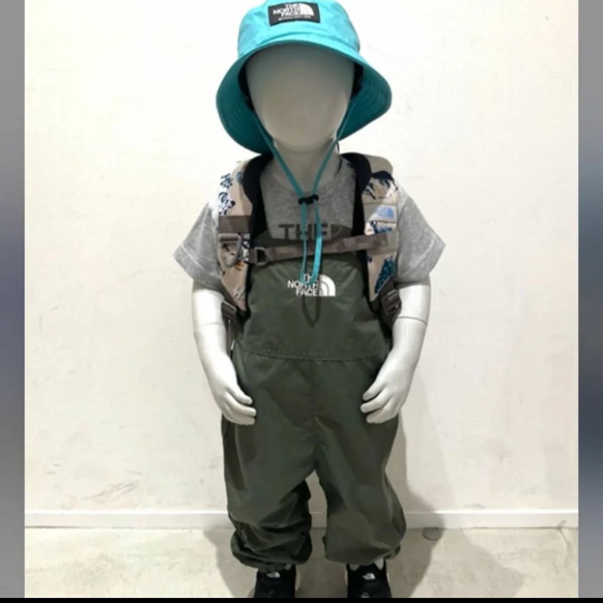新品タグ付き THE NORTH FACE ザノースフェイス フィールドビブ 新品タグ付き THE NORTH FACE ザノースフェイス フィールドビブ