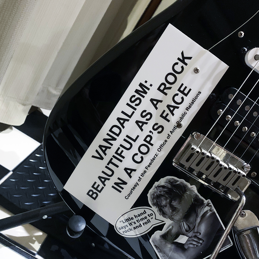VANDALISM STICKER バンパーステッカー カートコバーン NIRVANA VANDALISM STICKER バンパーステッカー カートコバーン NIRVANA