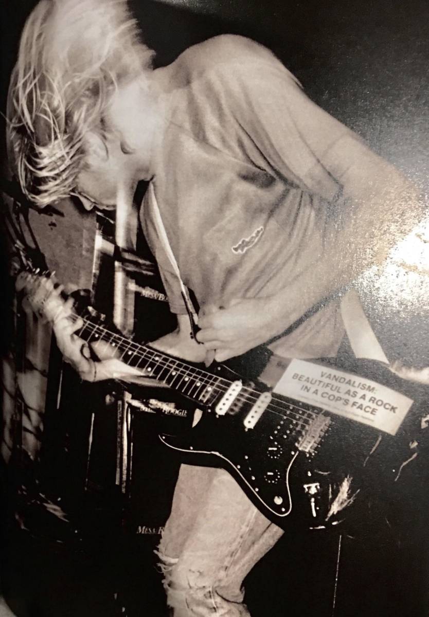 VANDALISM STICKER バンパーステッカー カートコバーン NIRVANA VANDALISM STICKER バンパーステッカー カートコバーン NIRVANA
