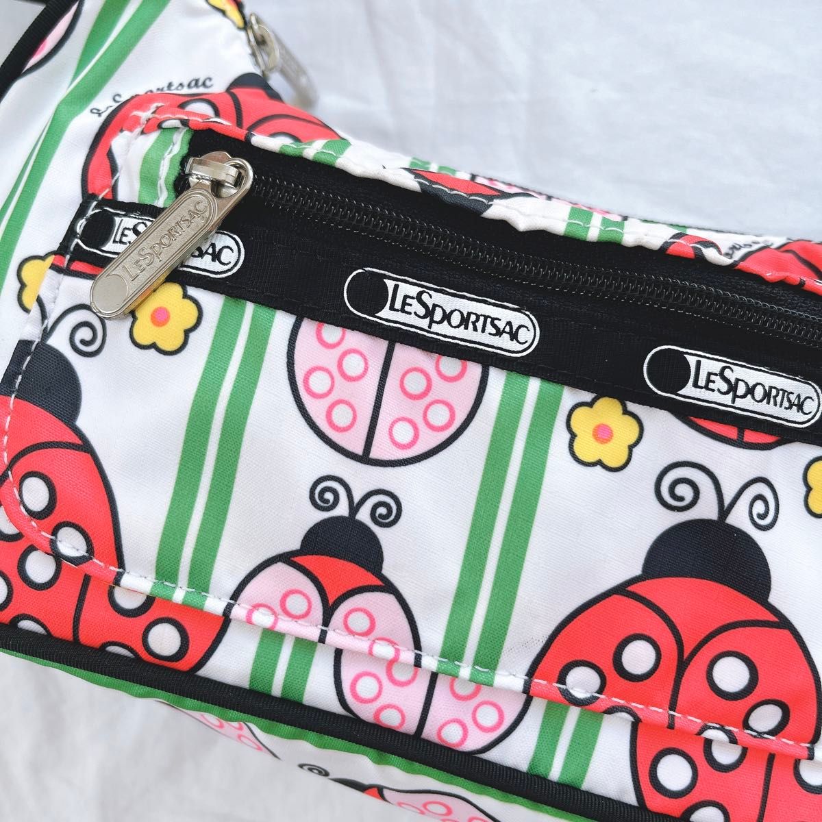 LeSportsac レスポートサック 可愛い てんとう虫 ショルダー LeSportsac レスポートサック 可愛い てんとう虫 ショルダー