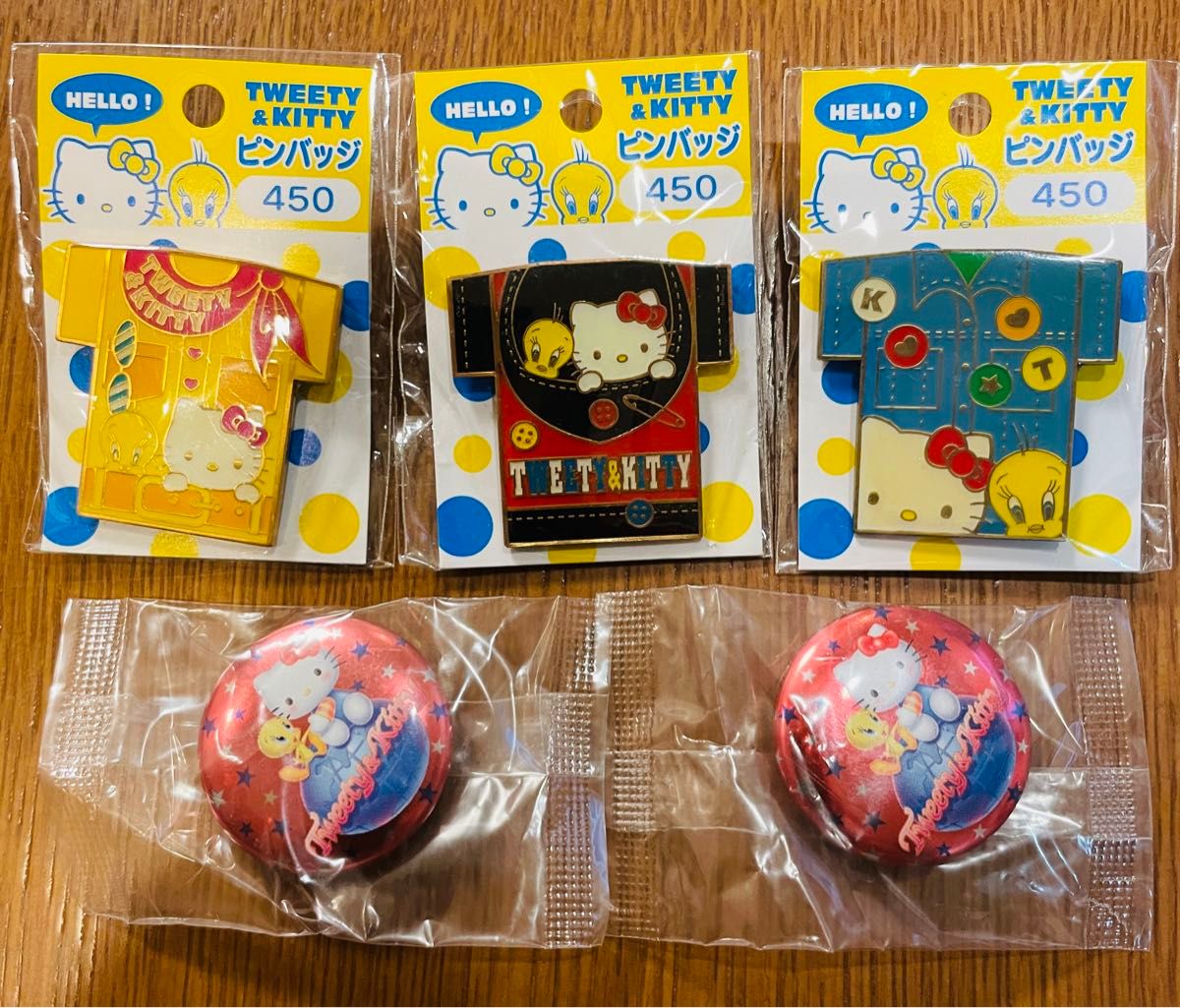 sanrio ハローキティ シークレット缶バッジ2個セットA（ハロー