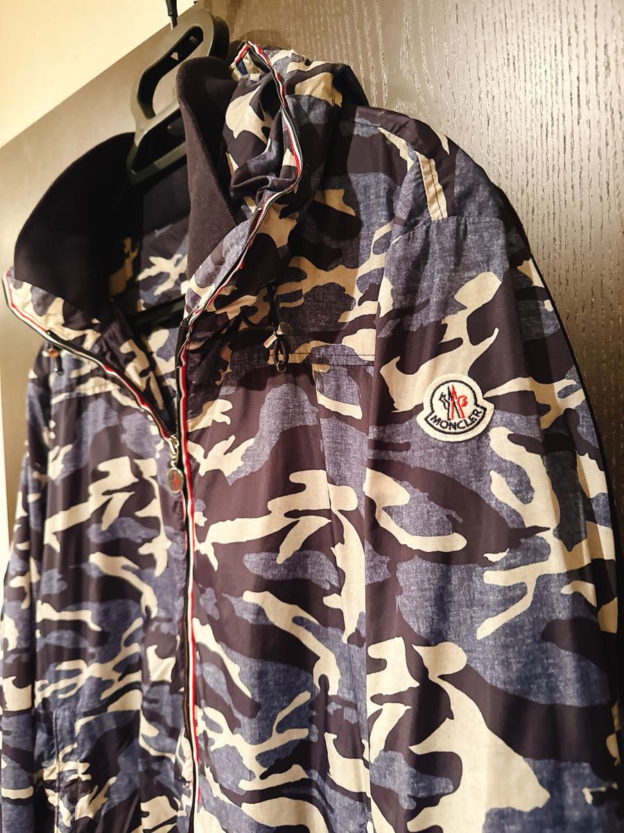 MONCLER 迷彩柄 フード付き ナイロンジャケット サイズ6 MONCLER 迷彩柄 フード付き ナイロンジャケット サイズ6