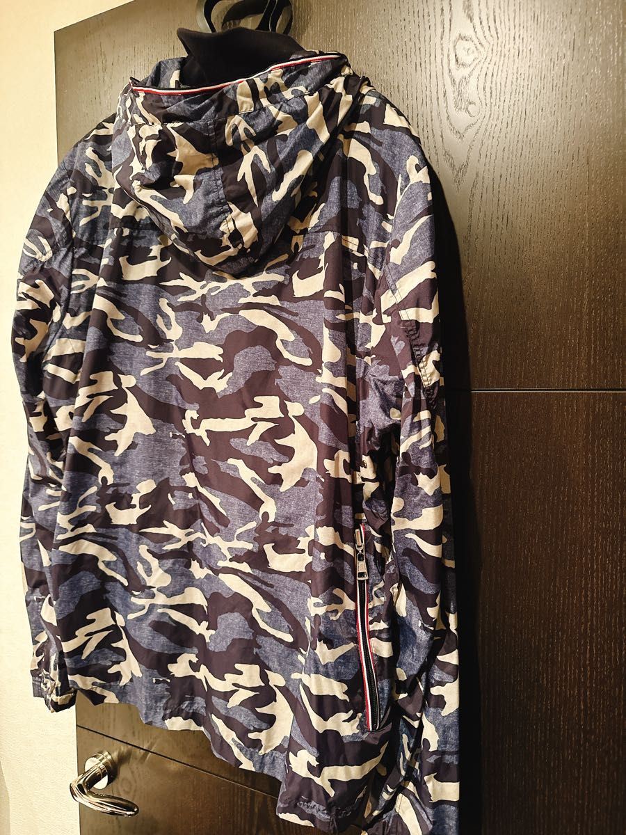MONCLER 迷彩柄 フード付き ナイロンジャケット サイズ6 MONCLER 迷彩柄 フード付き ナイロンジャケット サイズ6
