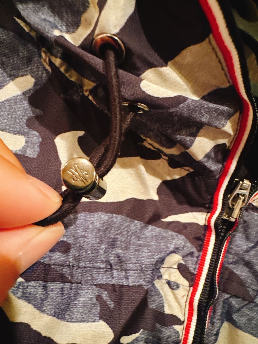 MONCLER 迷彩柄 フード付き ナイロンジャケット サイズ6 MONCLER 迷彩柄 フード付き ナイロンジャケット サイズ6