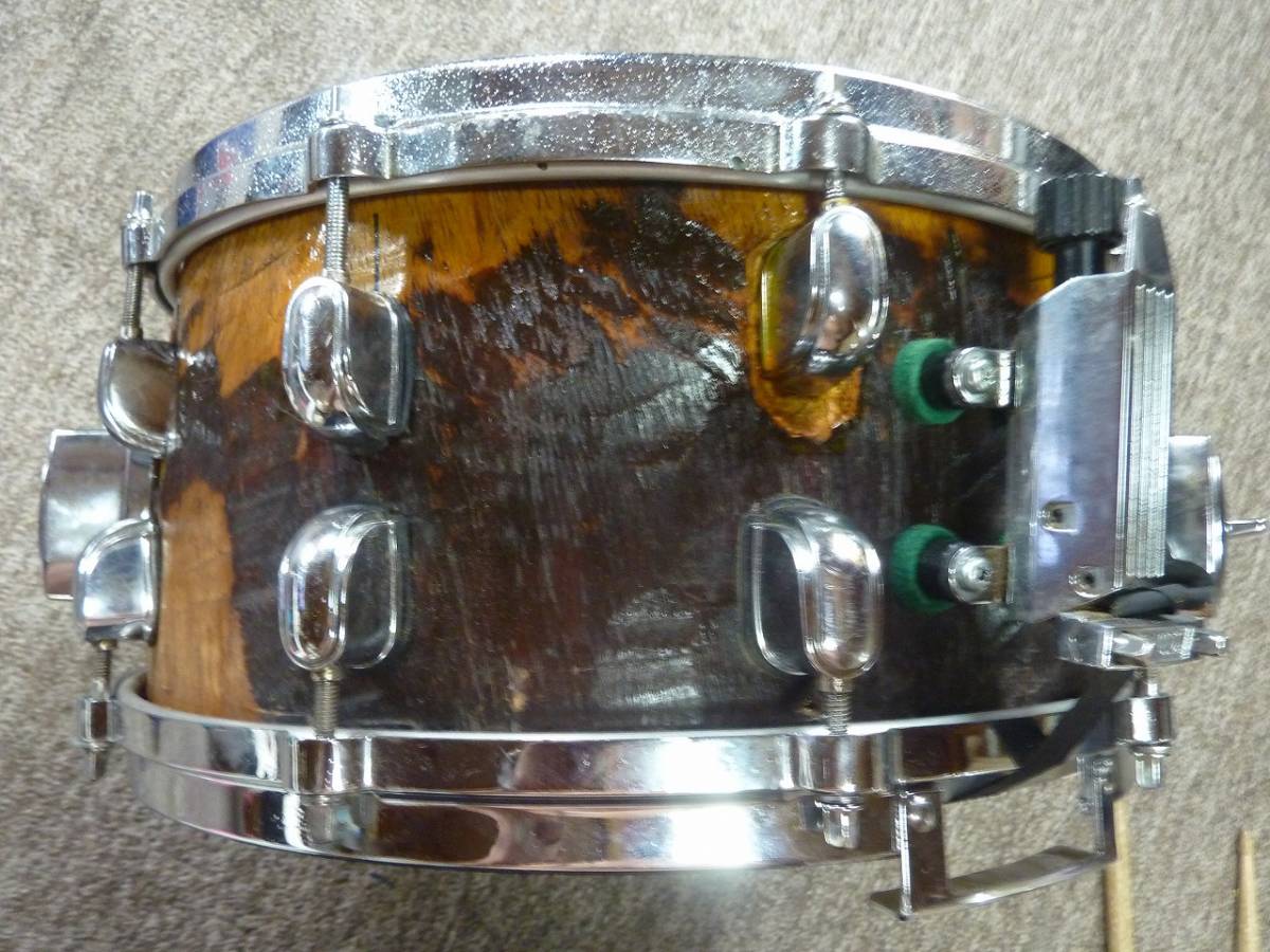 ケニアの伝統太鼓を改造して作った　スネア　14×約6.5インチ　存在感すごすぎ！/のなか悟空製作_画像10