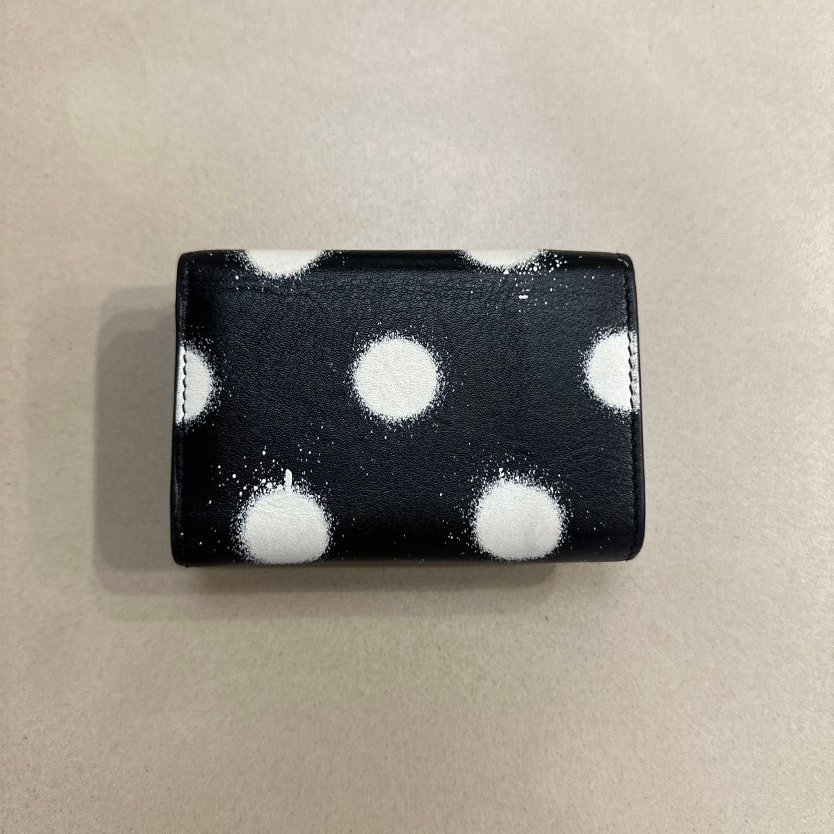 ☆送料関税込☆BALENCIAGA ドットプリント 小銭入れ 3つ折り財布 BALENCIAGA バレンシアガ 財布 三つ折り ドット 水玉|Yahoo