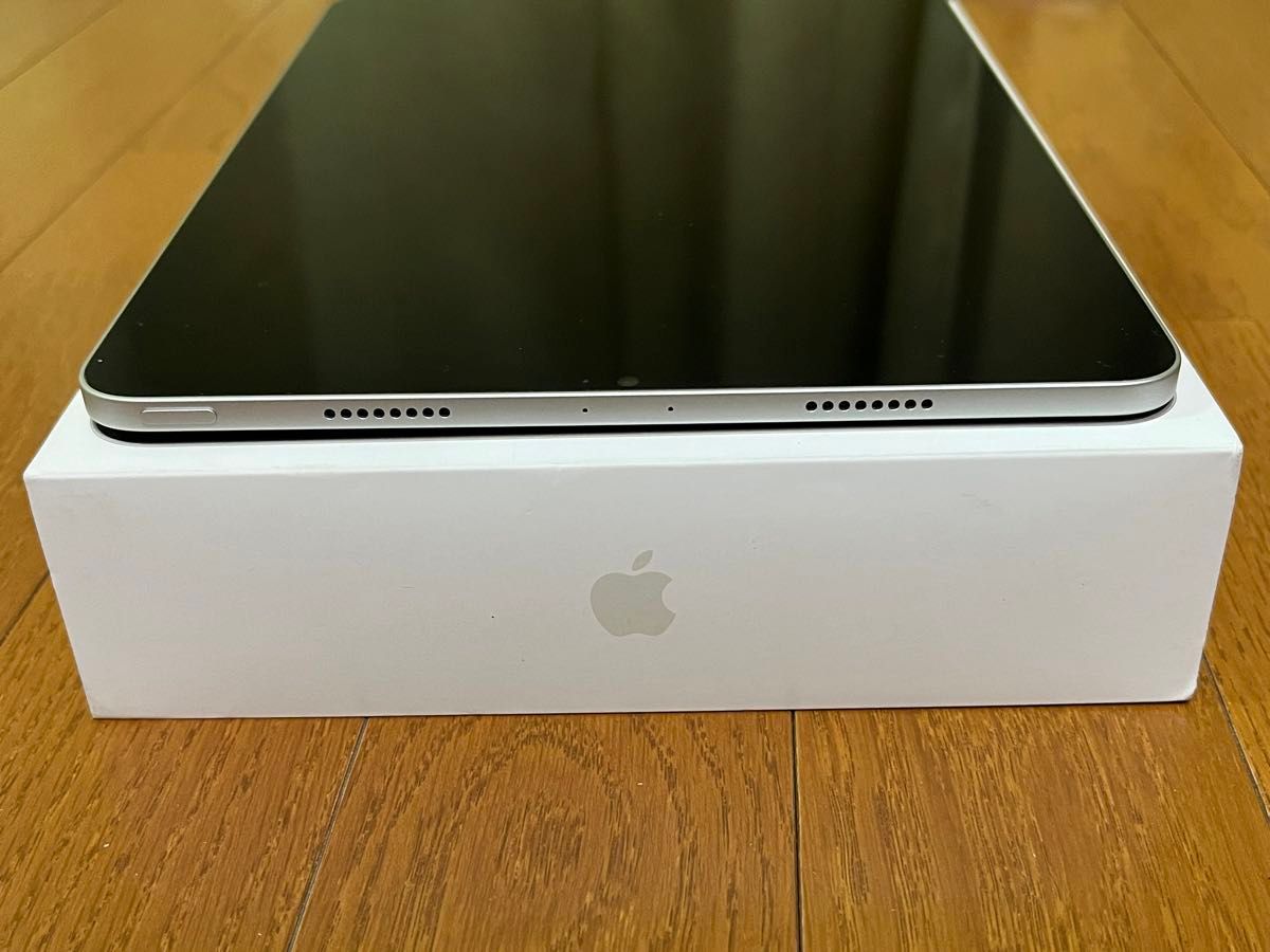 美品iPad Pro (第4世代2022年) 11インチ シルバー M2 128GB Wi 美品iPad Pro (第4世代2022年) 11インチ シルバー M2 128GB Wi