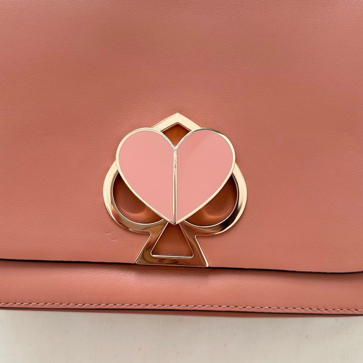 ケイトスペード katespade ニコラ ツイストロック ミディアム ケイトスペード katespade ニコラ ツイストロック ミディアム