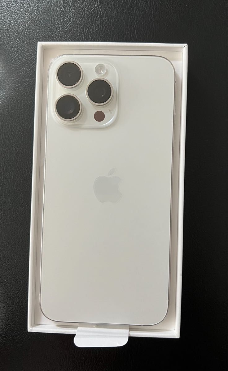 極美品 iphone 15 Pro max 512GB ホワイト 2025/4まで保証残有 極美品 iphone 15 Pro max 512GB ホワイト 2025/4まで保証残有