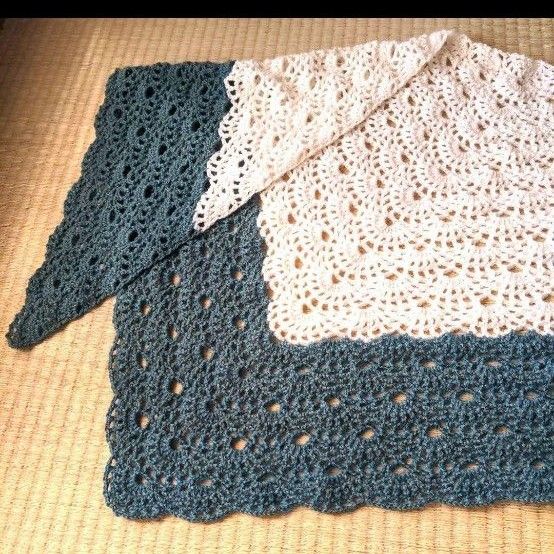 82 ハンドメイド シェル模様の三角ショール マフラー ストール 82 ハンドメイド シェル模様の三角ショール マフラー ストール