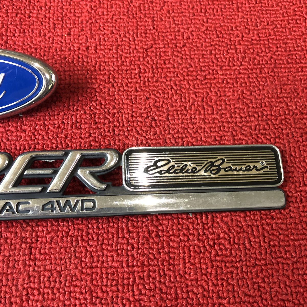 FORD Ford Explorer emblem 2 point set BB585