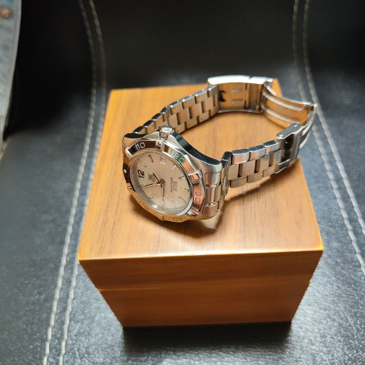 タグホイヤー TAG HEUER WAF2111-0 アクアレーサー デイト 自動 タグホイヤー TAG HEUER WAF2111-0 アクアレーサー デイト 自動