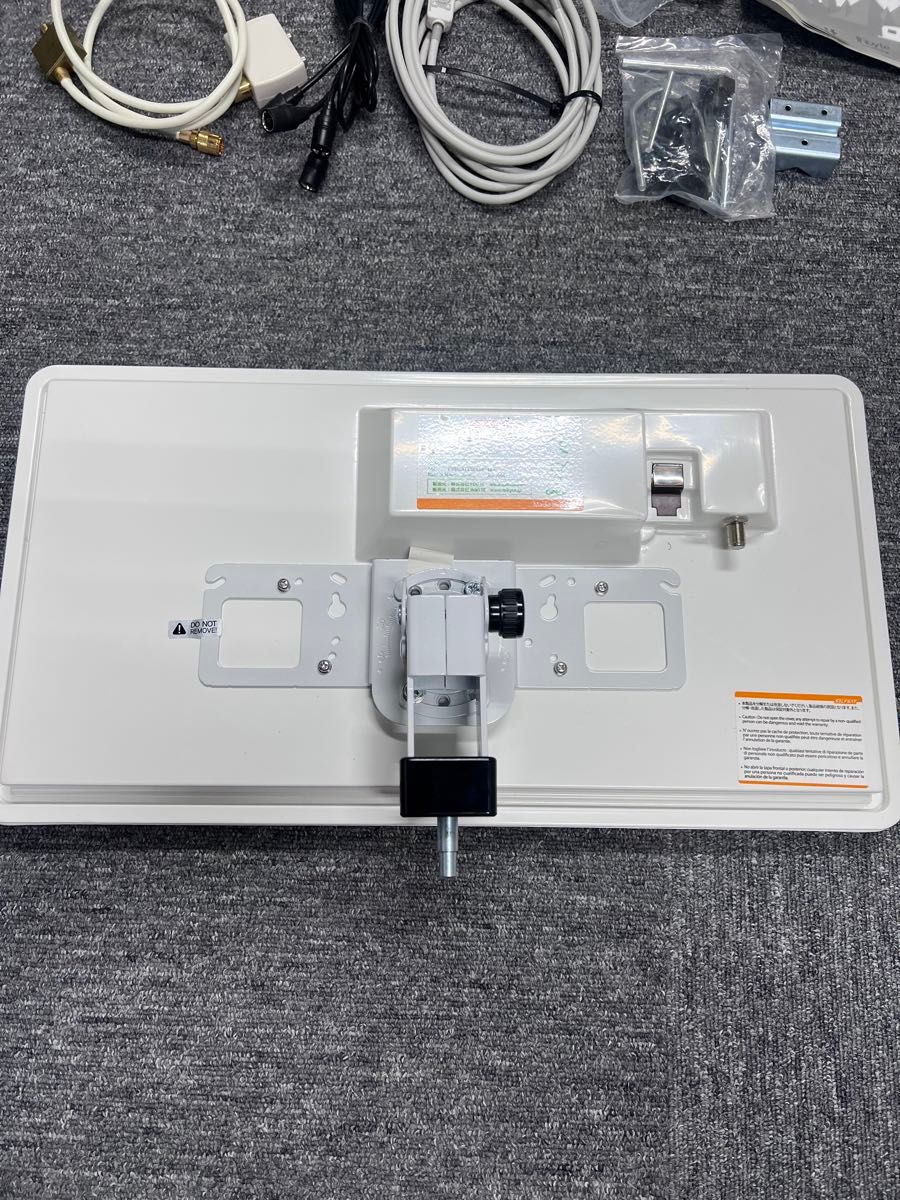 INBYTE フラット型ポータブルBSアンテナセットJ05TK おまけ多数 INBYTE フラット型ポータブルBSアンテナセットJ05TK おまけ多数