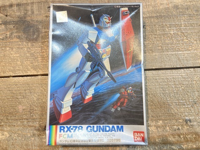 Yahoo!オークション - バンダイ 1/144 RX-78 ガンダム 10周年 Yahoo!オークション - バンダイ 1/144 RX-78 ガンダム 10周年