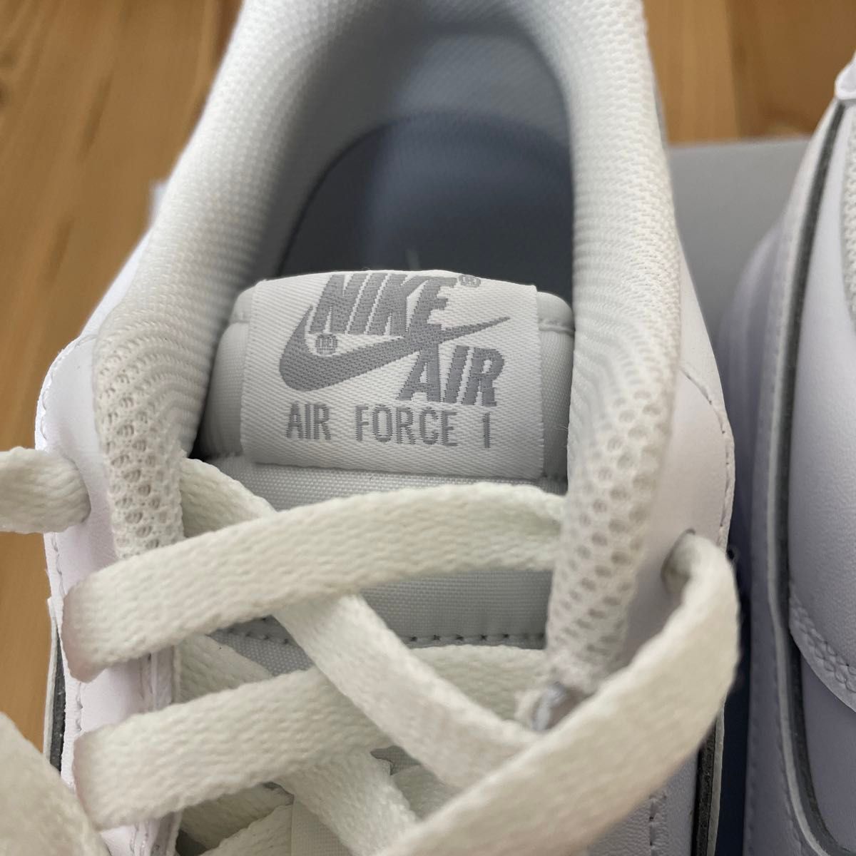 新品未使用 ナイキ NIKE AIR FORCE1 07 エアフォース ホワイト 新品未使用 ナイキ NIKE AIR FORCE1 07 エアフォース ホワイト