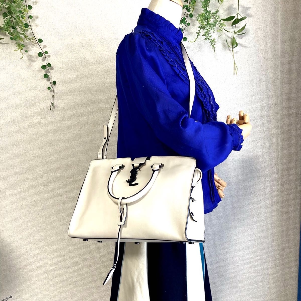 YSL イヴ サンローラン ガバスホワイト 2WAYバッグ ロゴ 0930 YSL イヴ サンローラン ガバスホワイト 2WAYバッグ ロゴ 0930