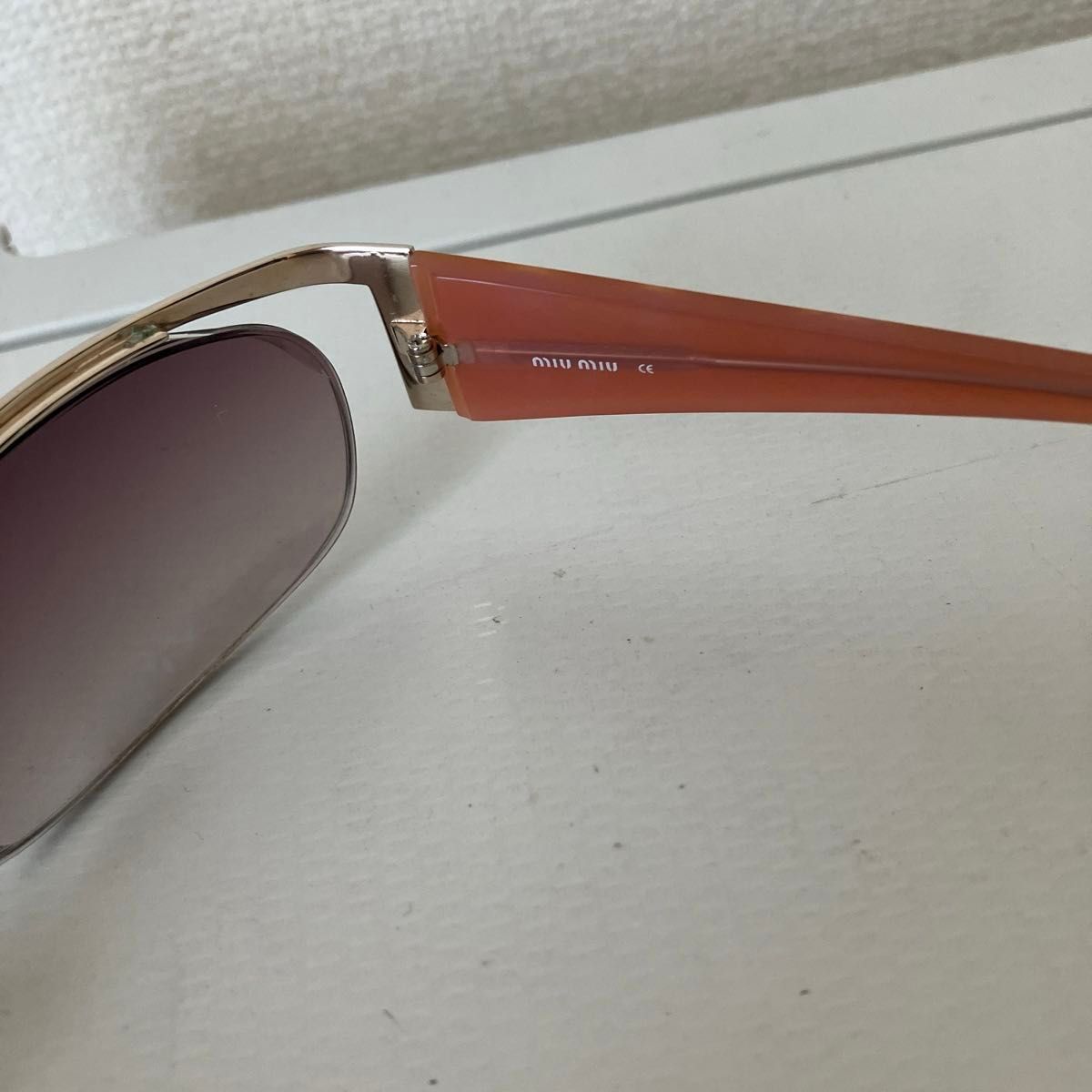 ミュウミュウ MIU MIUサングラス ローズモチーフ バラ模様