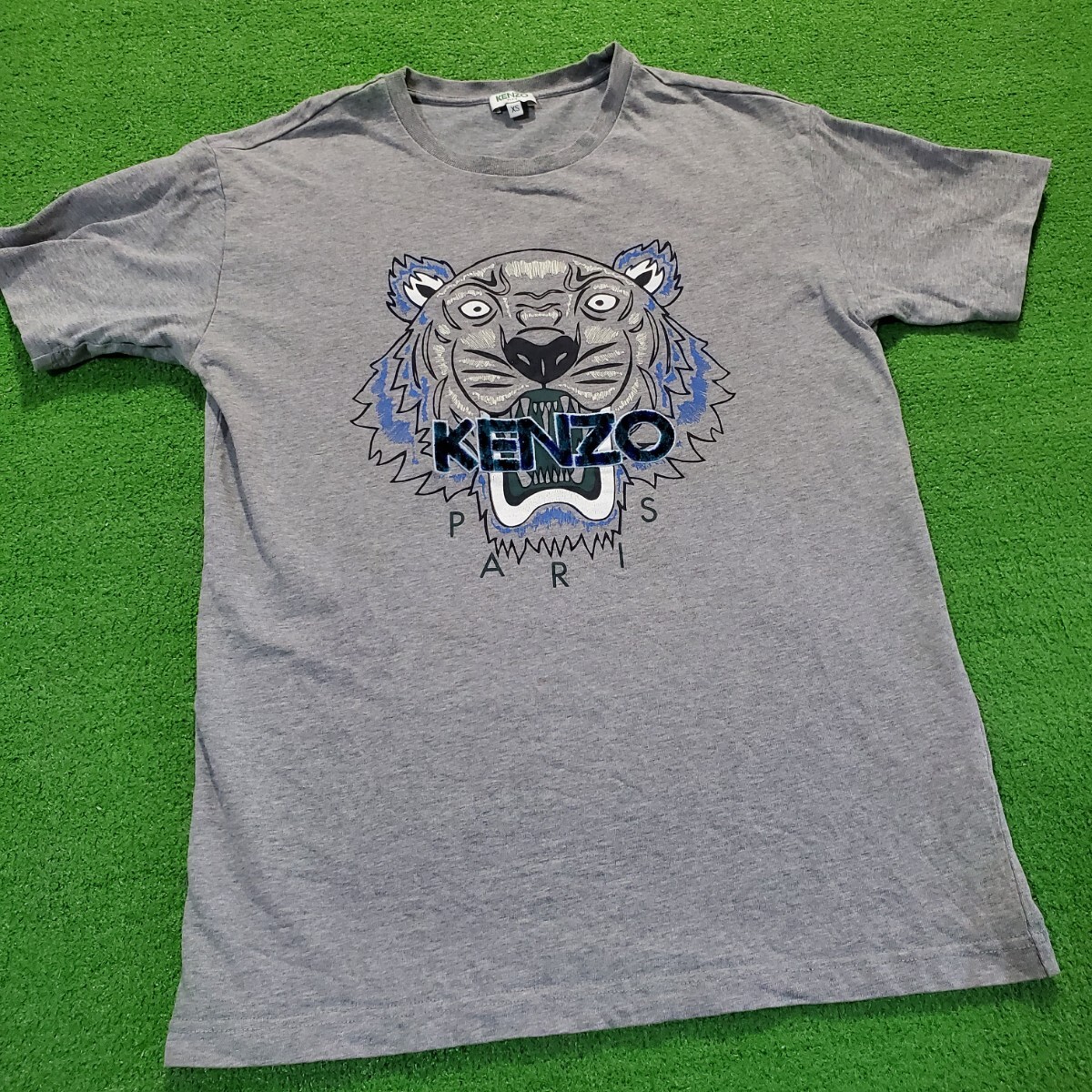 KENZO トラグラフィック Tシャツとショートパンツセット KENZO トラグラフィック Tシャツとショートパンツセット(KENZO