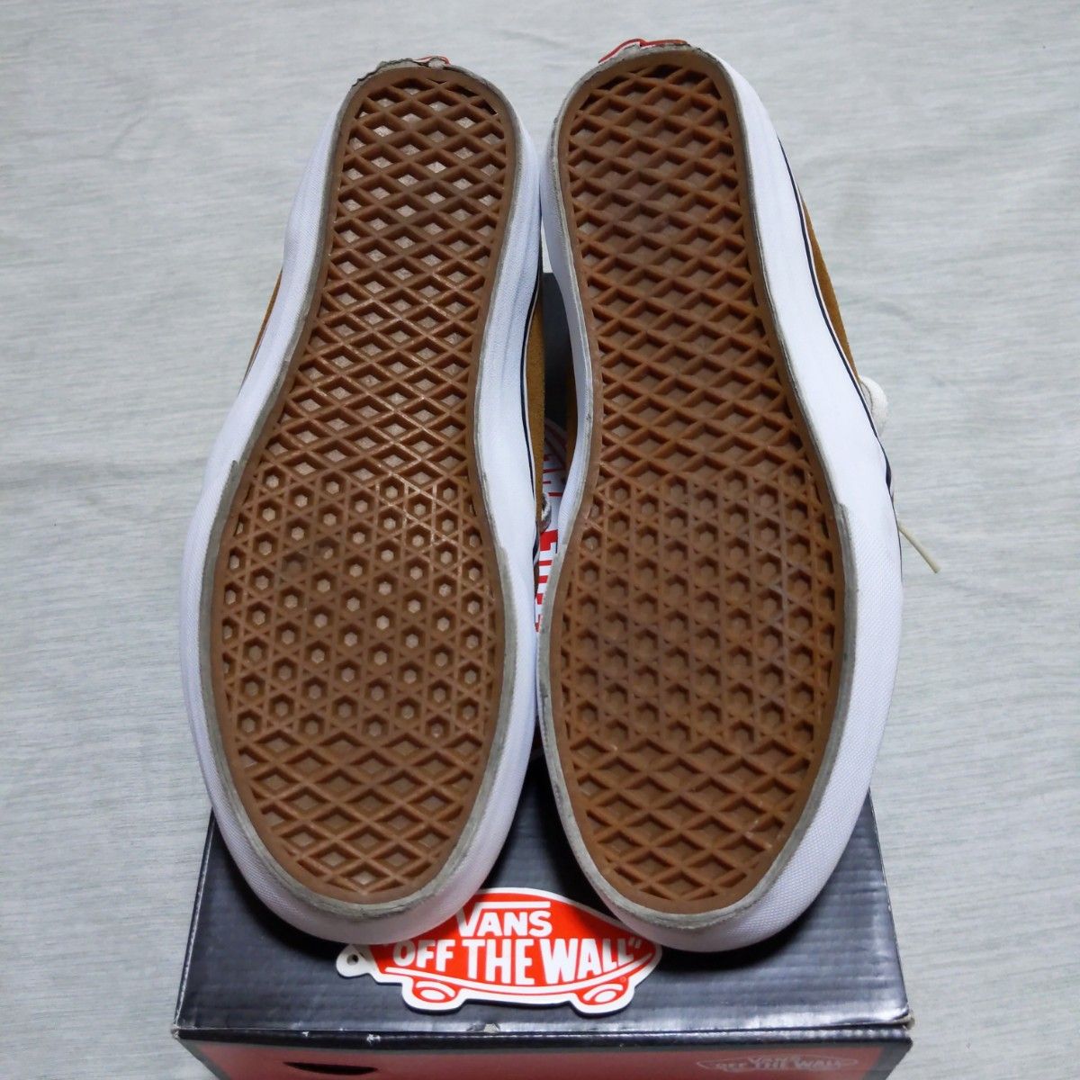 VANS オフ・ザ・ウォール ブラウン ハイカット スエード靴 VANS オフ・ザ・ウォール ブラウン ハイカット スエード靴