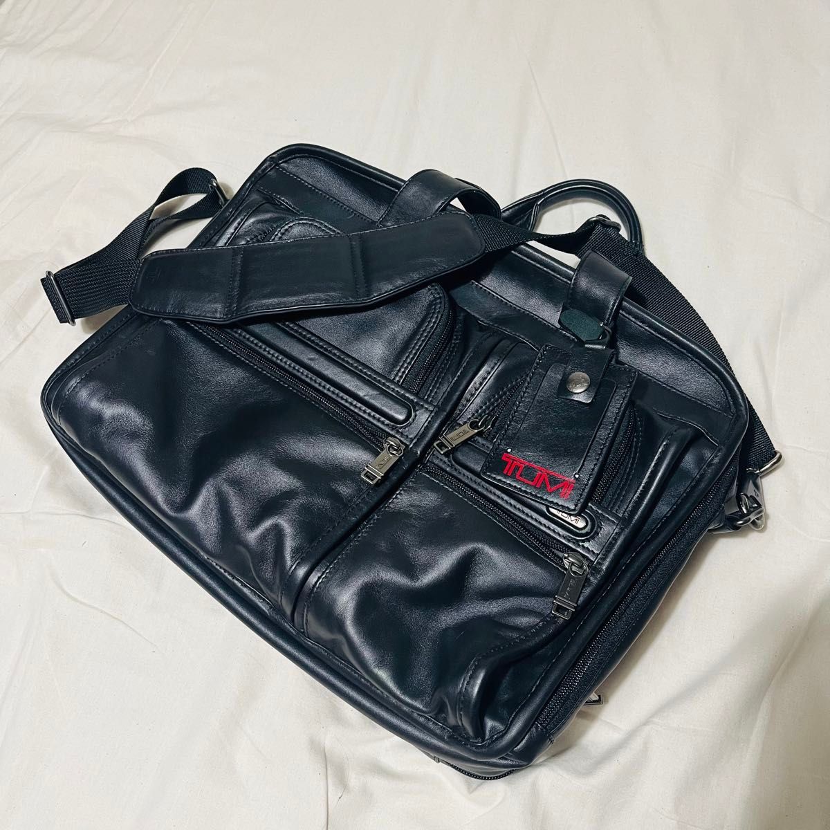 美品 TUMI トゥミ ビジネスバッグ ブリーフケース 2WAY レザー 美品 TUMI トゥミ ビジネスバッグ ブリーフケース 2WAY レザー