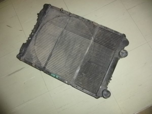 ■フェラーリ 348 ラジエター左 中古 Ferrari 137617 WATER RADIATOR LEFT■_画像1