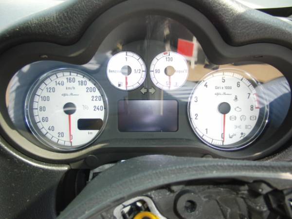 # Alpha Romeo 147 T selespeed 2005 год более поздней модели, оригинальные белая подсветка измерительных приборов б/у ALFAROMEO 937AB meter#
