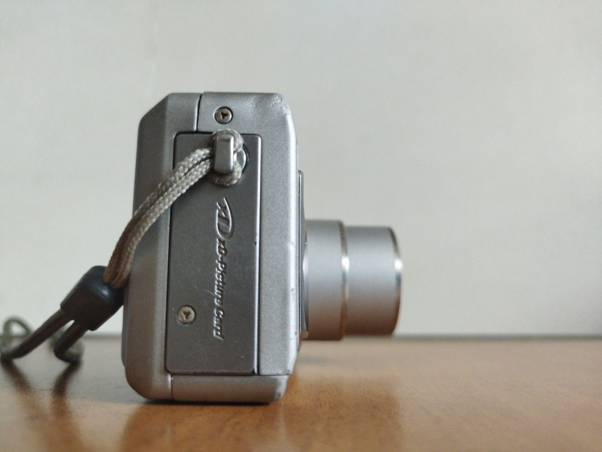美品】FUJIFILM Finepix F700 付属品あり コンパクトデジタル 美品】FUJIFILM Finepix F700 付属品あり コンパクトデジタル