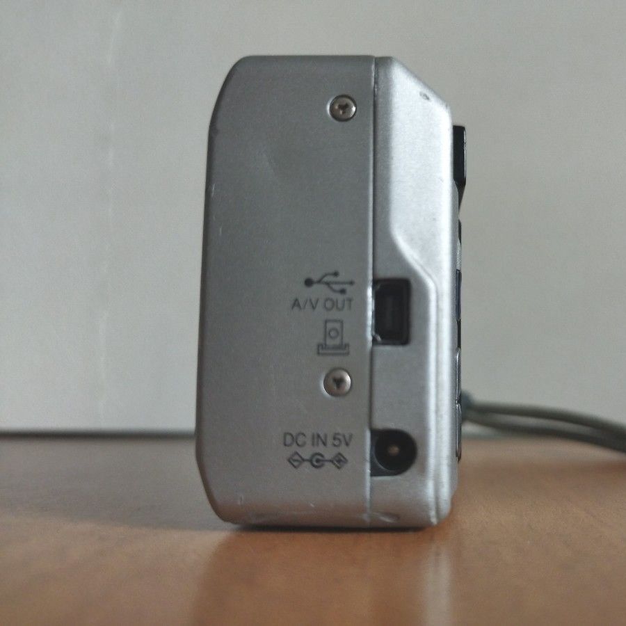 美品】FUJIFILM Finepix F700 付属品あり コンパクトデジタル 美品】FUJIFILM Finepix F700 付属品あり コンパクトデジタル