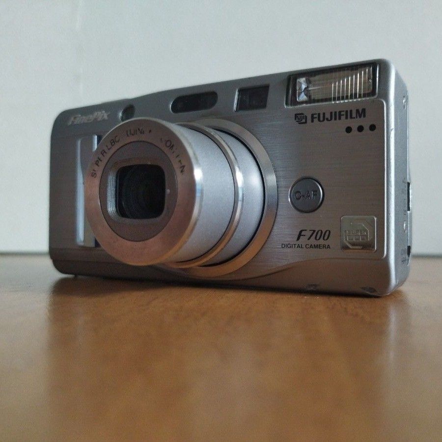 美品】FUJIFILM Finepix F700 付属品あり コンパクトデジタル 美品】FUJIFILM Finepix F700 付属品あり コンパクトデジタル
