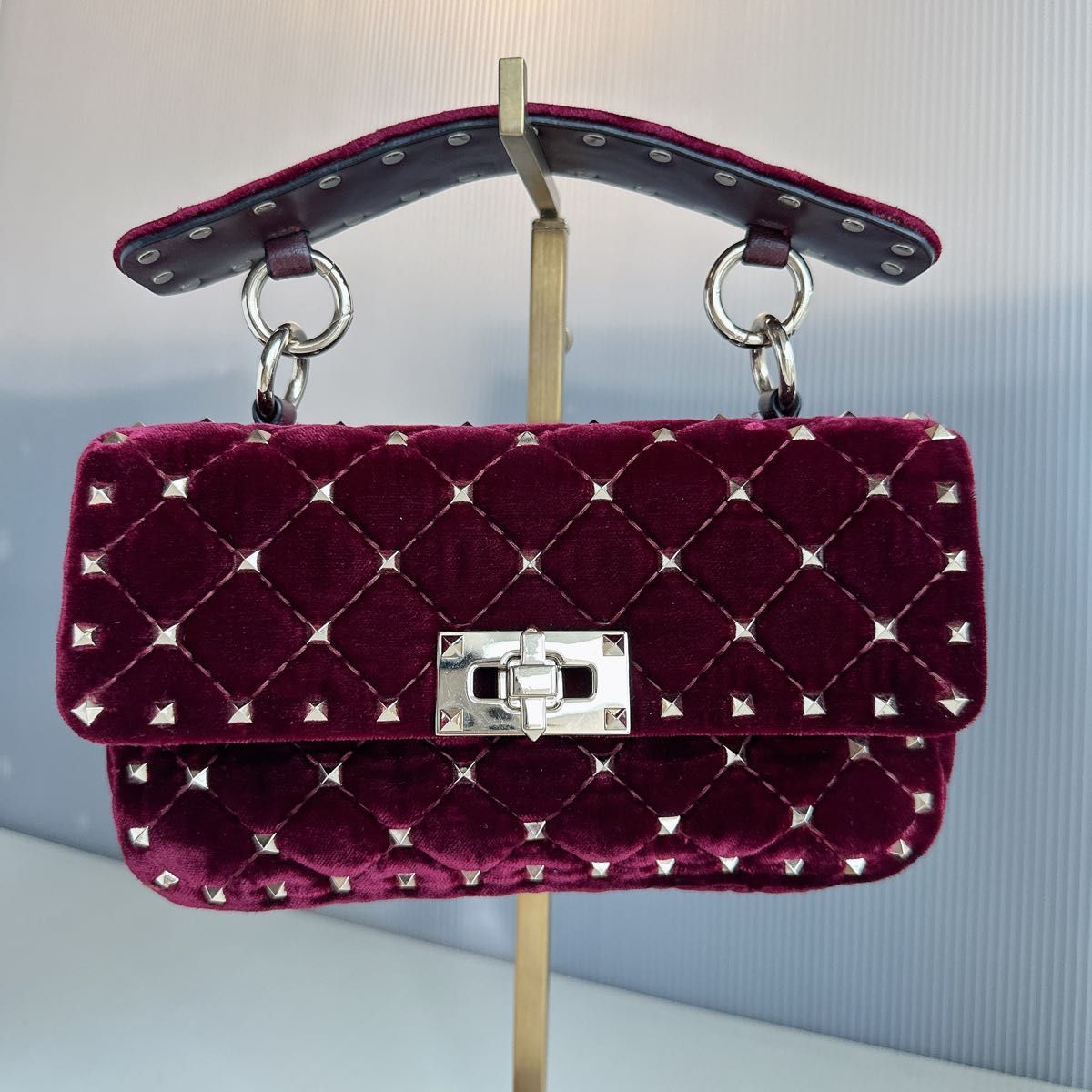 VALENTINO ヴァレンティノ ロックスタッズ スパイク クラッチ VALENTINO ヴァレンティノ ロックスタッズ スパイク クラッチ