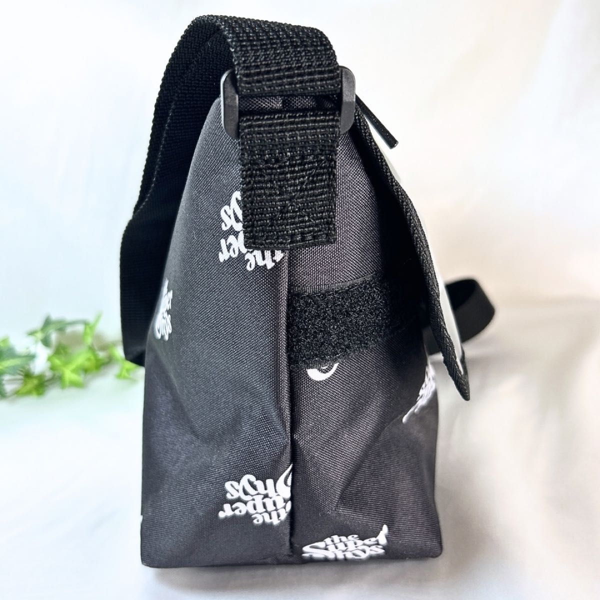 美品】HYSTERIC GLAMOUR ナイロン ミニ ショルダーバッグ 黒 美品】HYSTERIC GLAMOUR ナイロン ミニ ショルダーバッグ 黒