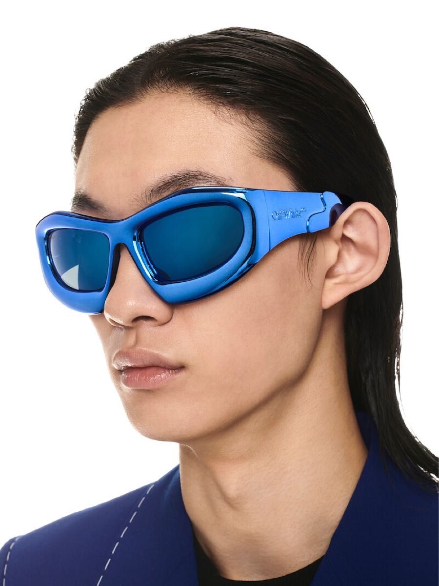 即完売 新品 未使用 Off-White オフホワイト サングラス ブルー 即完売 新品 未使用 Off-White オフホワイト サングラス ブルー