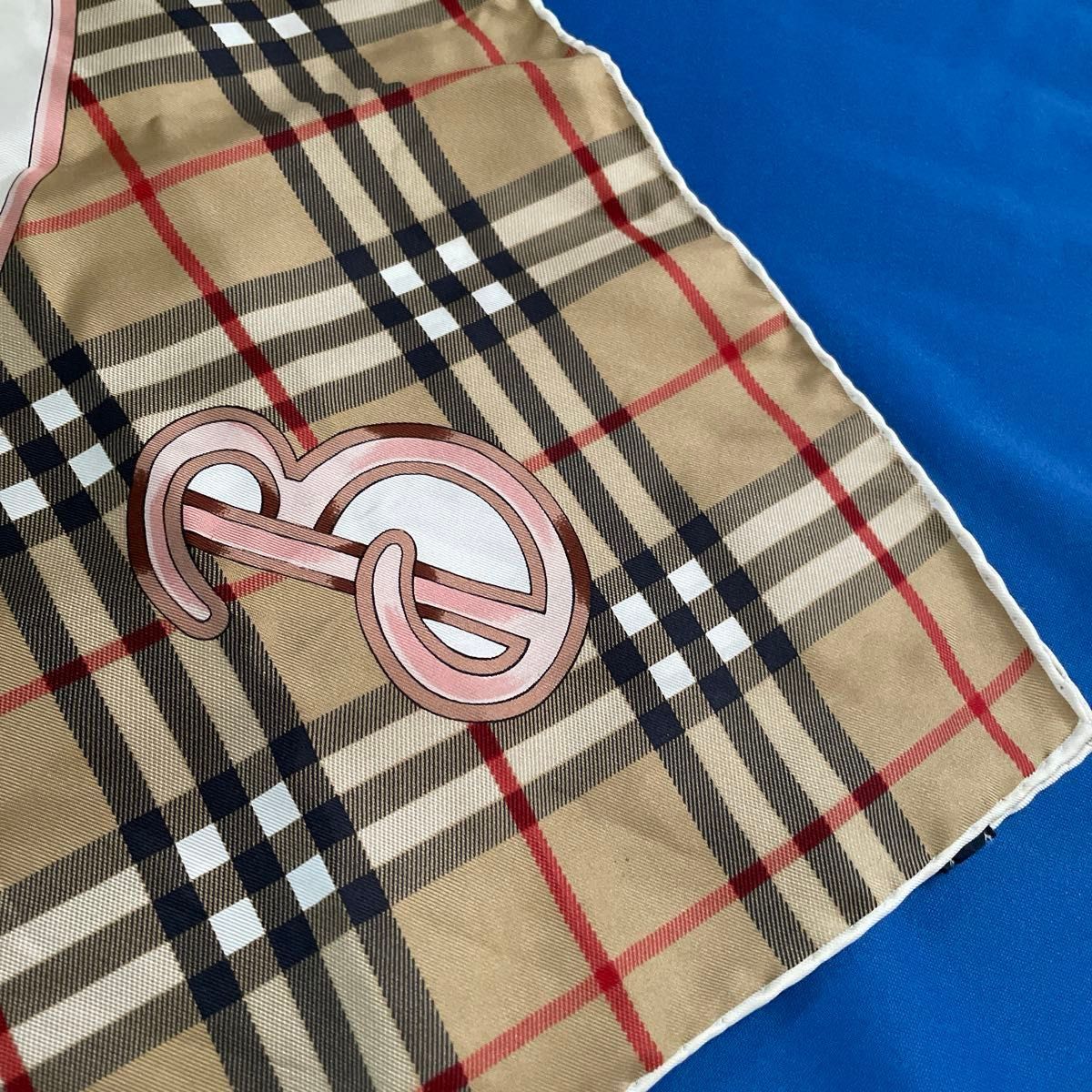 イタリア製 Burberry バーバリー シルク 大判 スカーフ シルク イタリア製 Burberry バーバリー シルク 大判 スカーフ シルク