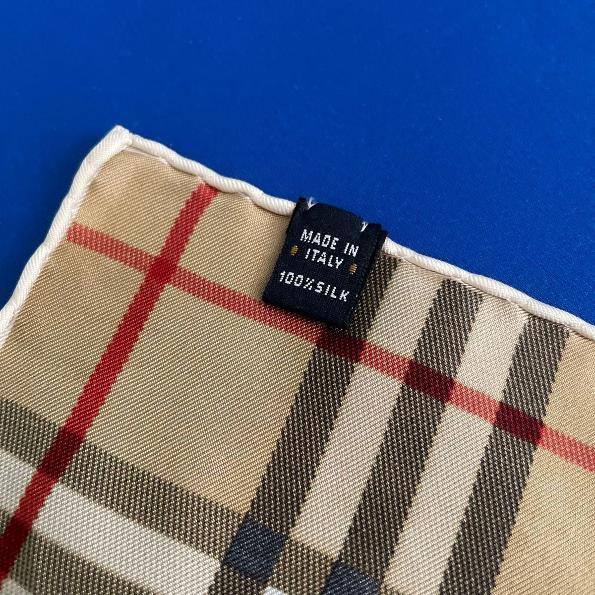 イタリア製 Burberry バーバリー シルク 大判 スカーフ シルク イタリア製 Burberry バーバリー シルク 大判 スカーフ シルク