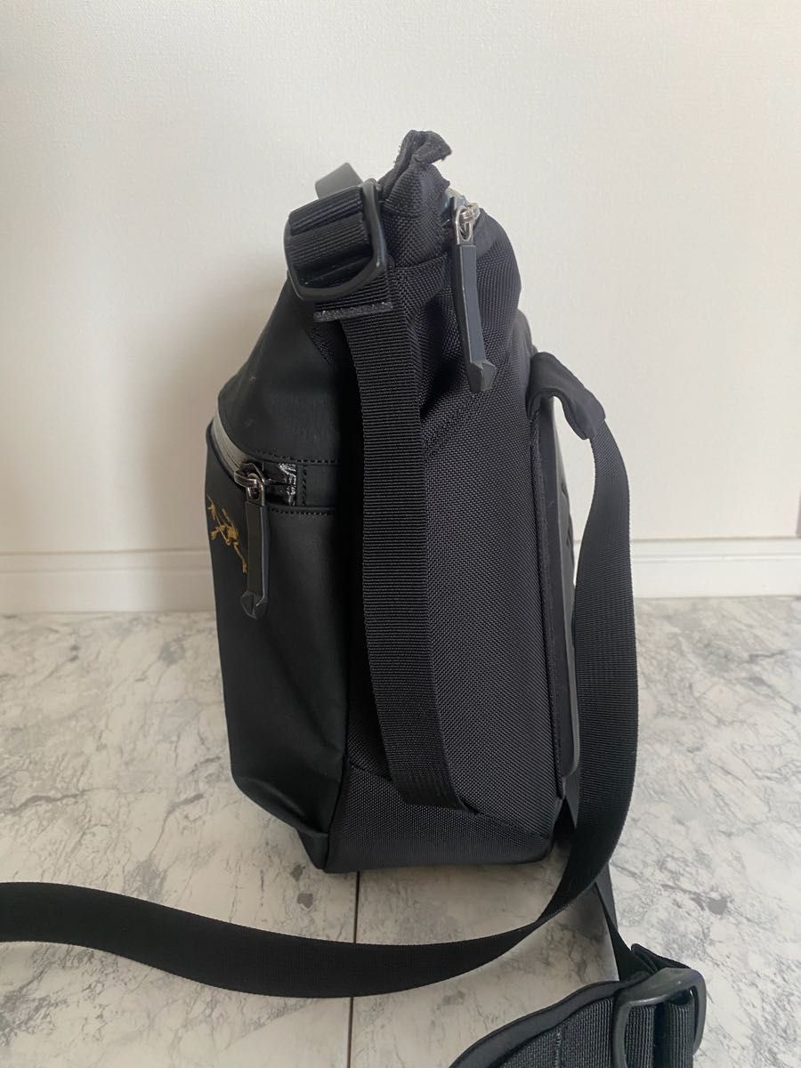 ARC'TERYX ARRO8 アークテリクス アロー8 ブラック ショルダー ARC'TERYX ARRO8 アークテリクス アロー8 ブラック ショルダー