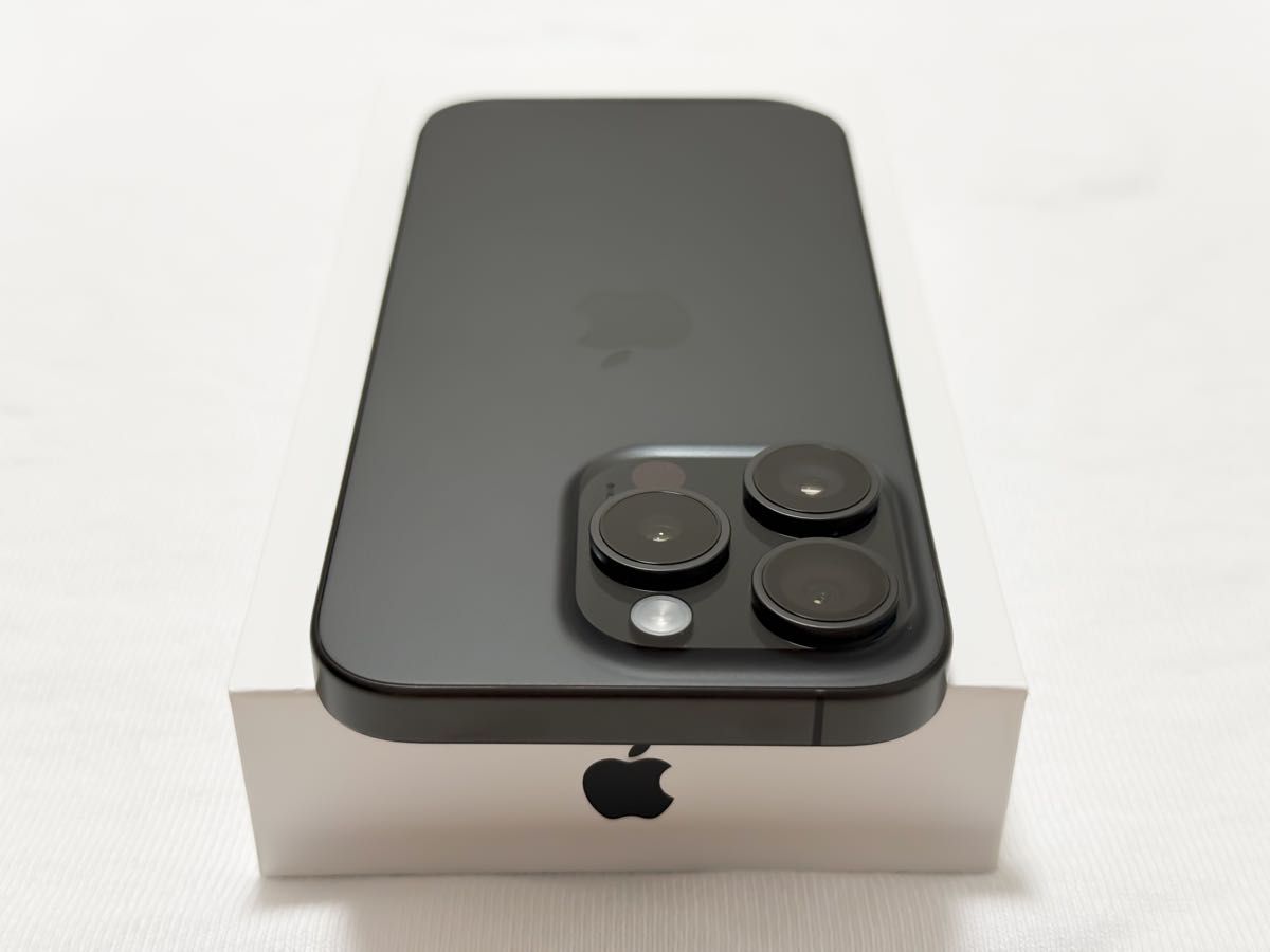 超美品】iPhone 15 Pro 256GB ブラックチタニウム SIMフリー 超美品】iPhone 15 Pro 256GB ブラックチタニウム SIMフリー