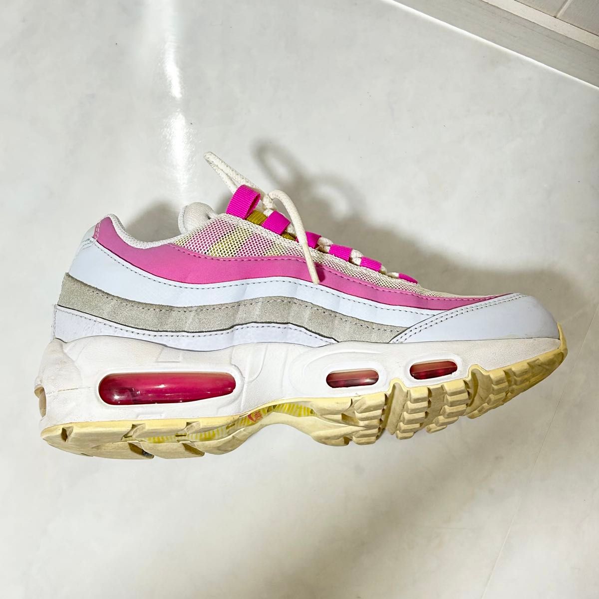 NiziU NIKE WMNS AIR MAX 95