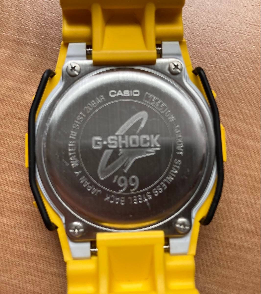 カシオ G-SHOCK DW-5600VT-9T イエロー 未使用品電池交換済 99年 カシオ G-SHOCK DW-5600VT-9T イエロー 未使用品電池交換済 99年