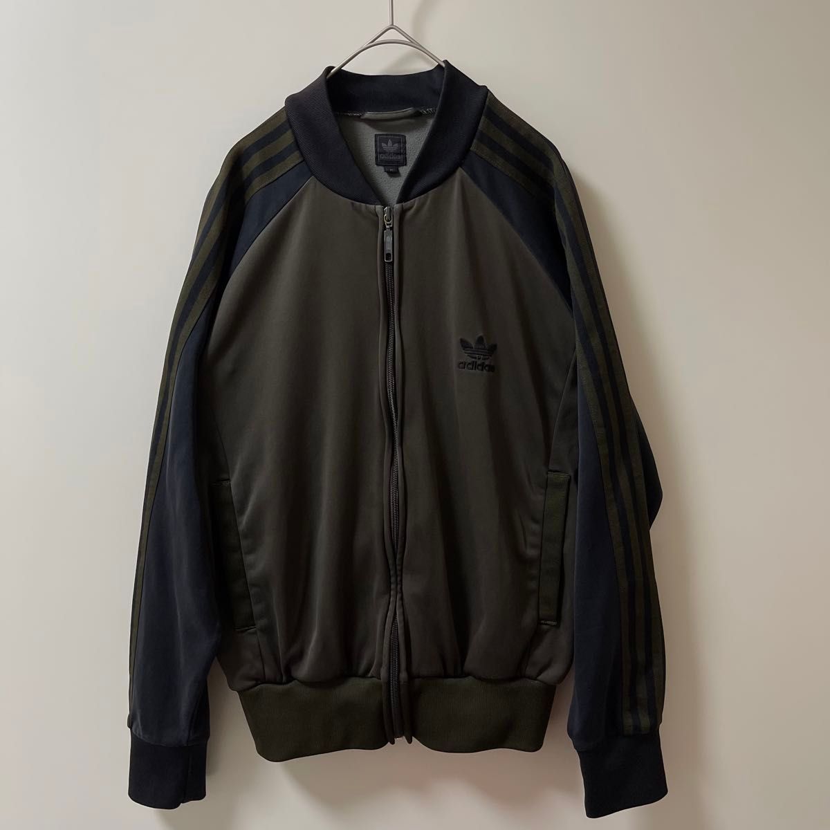 美品90s】アディダス刺繍トラックジャケット古着ジャージトップ 美品90s】アディダス刺繍トラックジャケット古着ジャージトップ